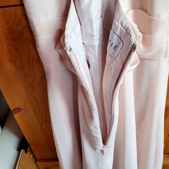 Azazie Very Pale Pink Chiffon Halter Top Cocktail Dress Size 10 - Picture 6 of 10